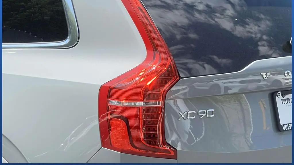 2025 Volvo XC90 T8 Plus Bright Theme 7P
