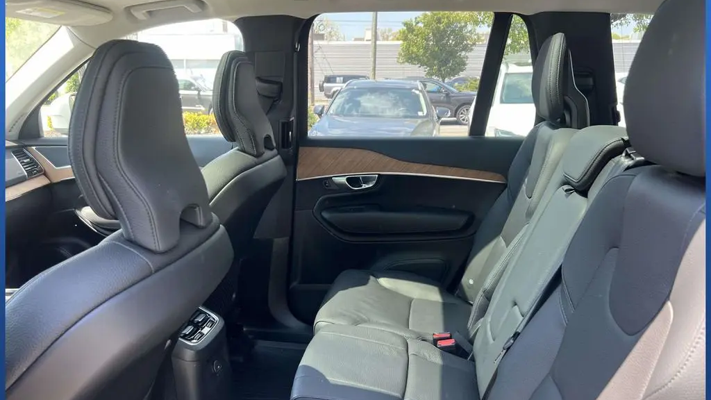 2025 Volvo XC90 T8 Plus Bright Theme 7P