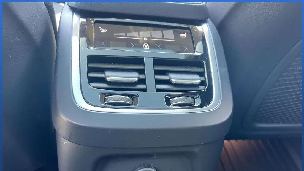 2025 Volvo XC90 T8 Plus Bright Theme 7P