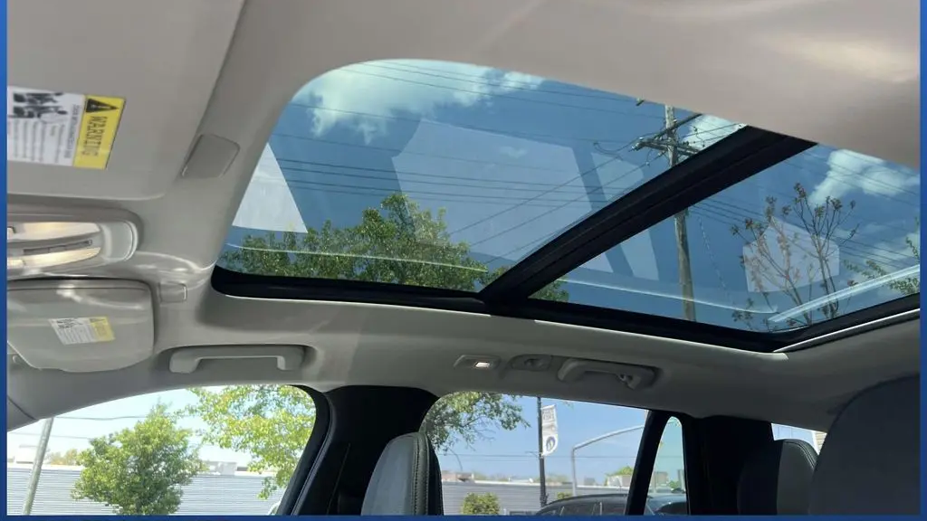 2025 Volvo XC90 T8 Plus Bright Theme 7P