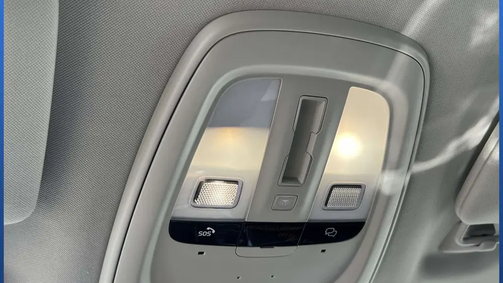 2025 Volvo XC90 T8 Plus Bright Theme 7P