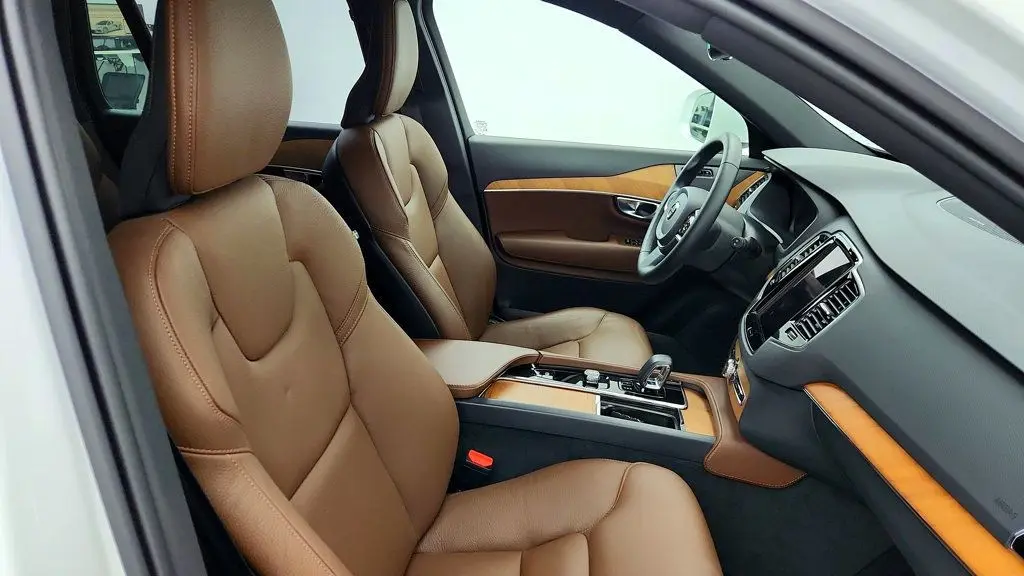 2025 Volvo XC90 - $47,995