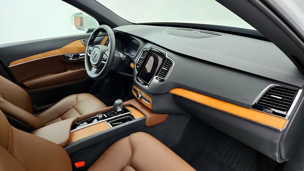 2025 Volvo XC90 - $47,995