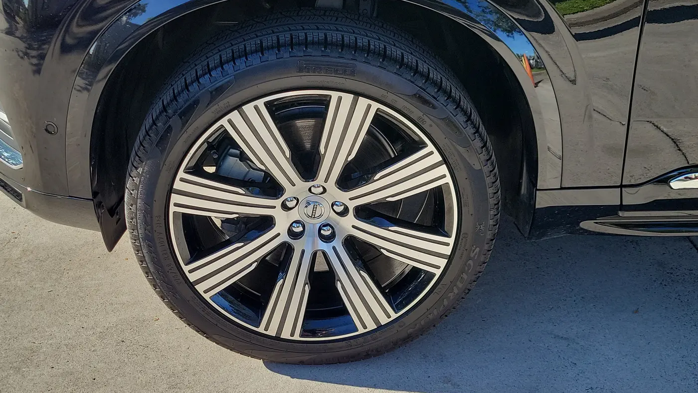 2025 Volvo XC90 T8 Plus Bright Theme 7P