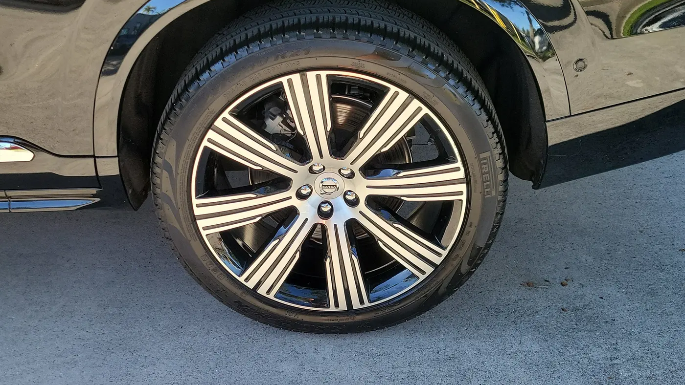 2025 Volvo XC90 T8 Plus Bright Theme 7P