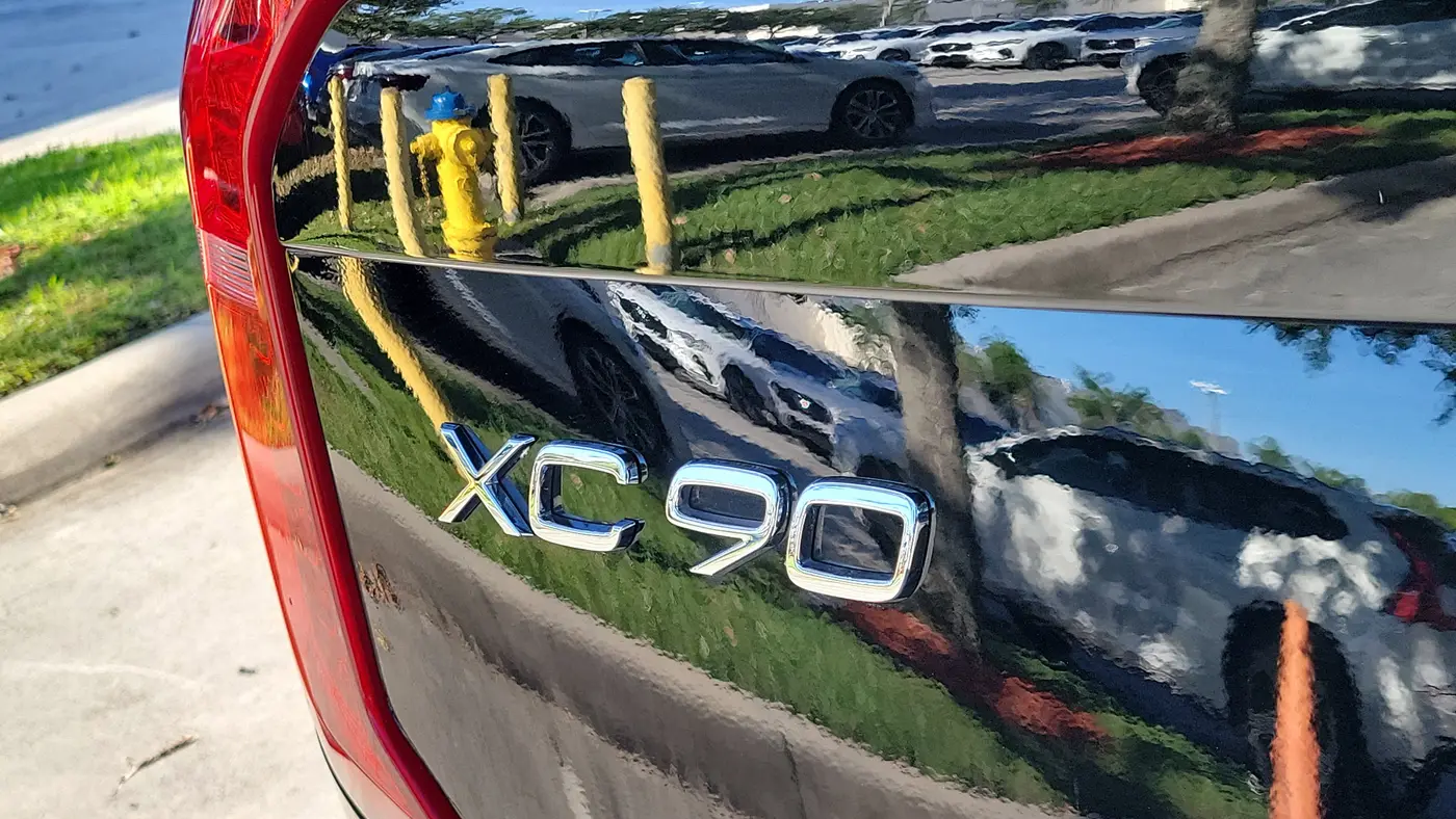 2025 Volvo XC90 T8 Plus Bright Theme 7P