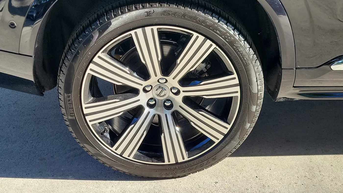 2025 Volvo XC90 T8 Plus Bright Theme 7P
