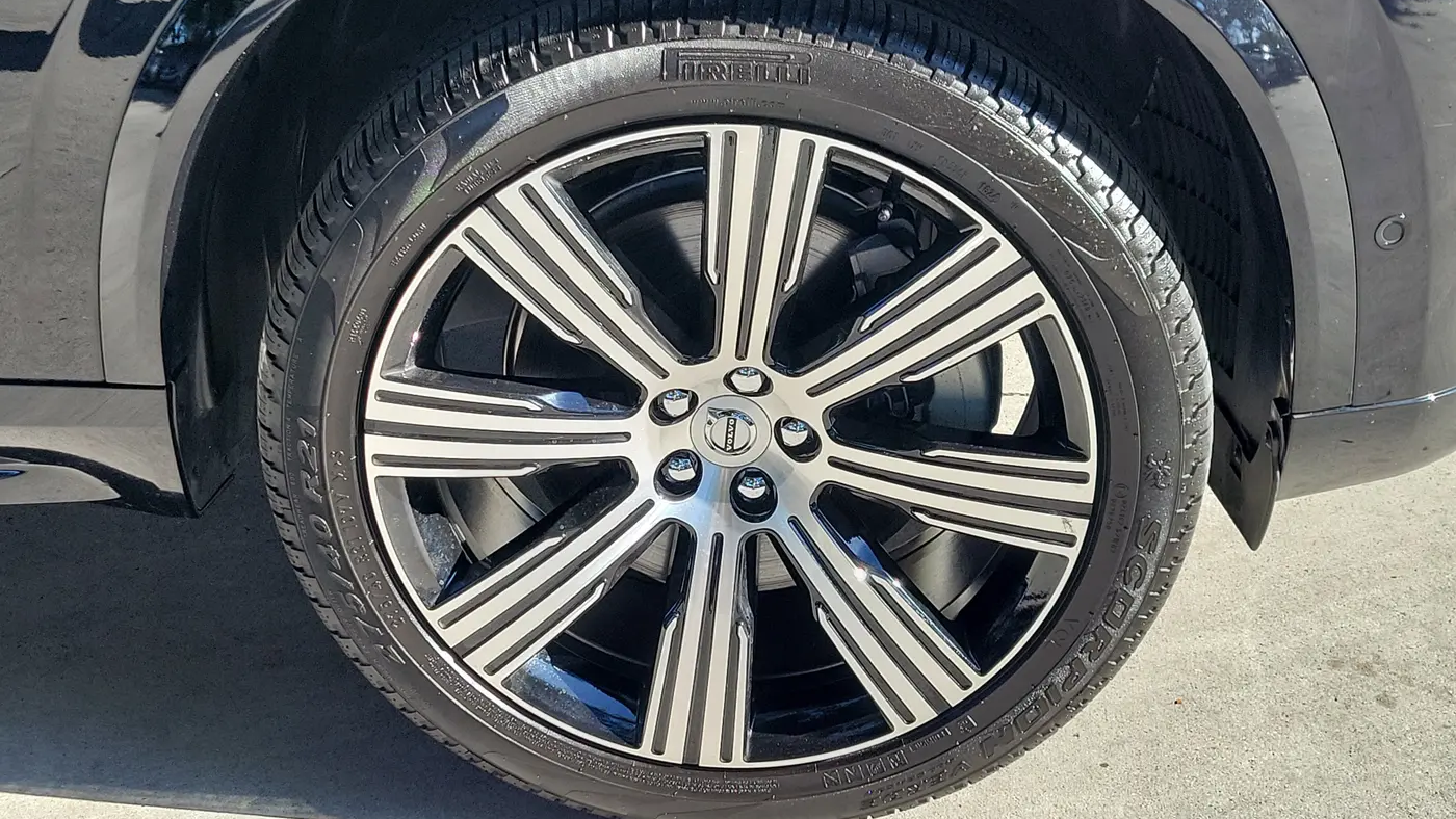 2025 Volvo XC90 T8 Plus Bright Theme 7P