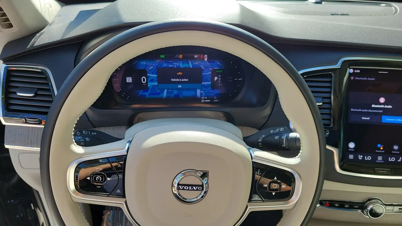 2025 Volvo XC90 T8 Plus Bright Theme 7P