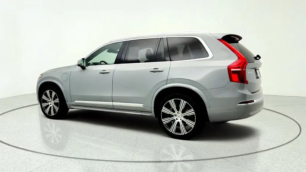 2025 Volvo XC90 - $44,995