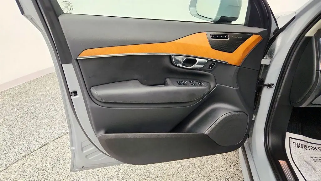 2025 Volvo XC90 - $44,995