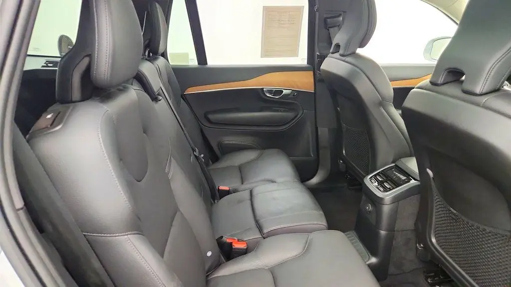 2025 Volvo XC90 - $44,995