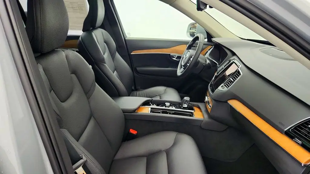 2025 Volvo XC90 - $44,995