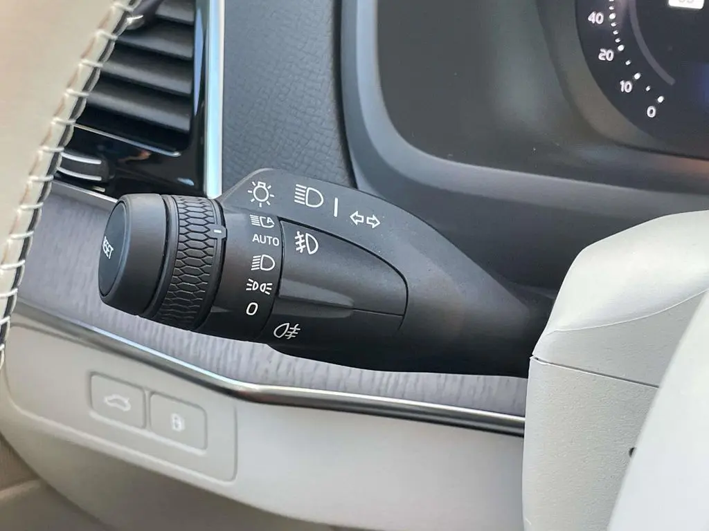 2025 Volvo XC90 - $61,400