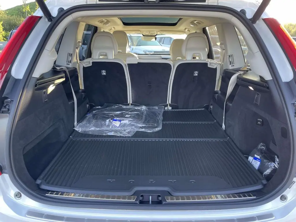 2025 Volvo XC90 - $61,400