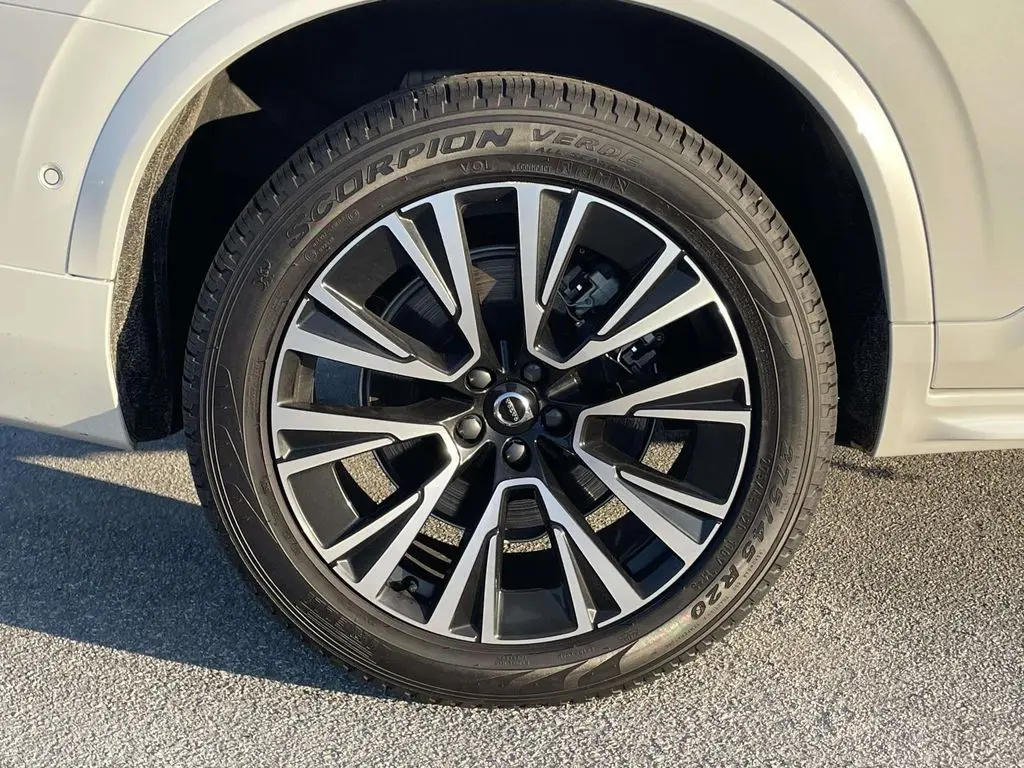 2025 Volvo XC90 - $61,400