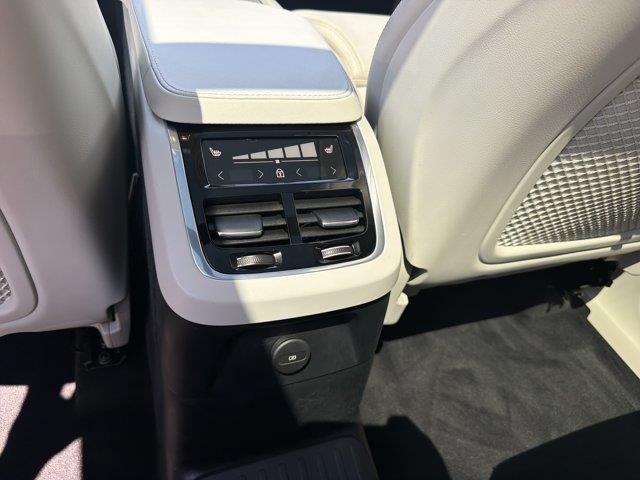 2025 Volvo XC90 - $54,489