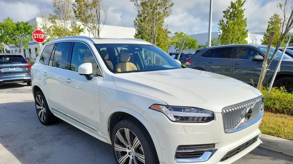 Preowned 2025 Volvo XC90 T8 Ultra Bright Theme 7P for Sale