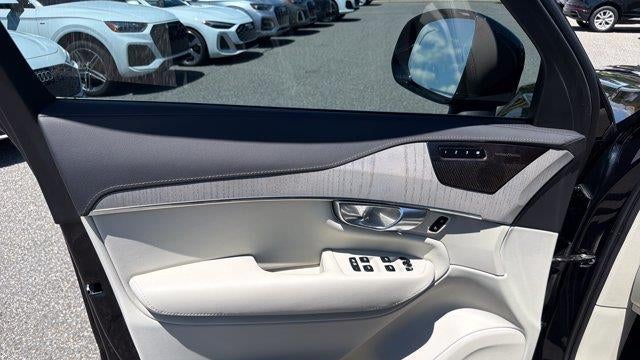 2025 Volvo XC90 T8 Ultra Bright Theme 7P