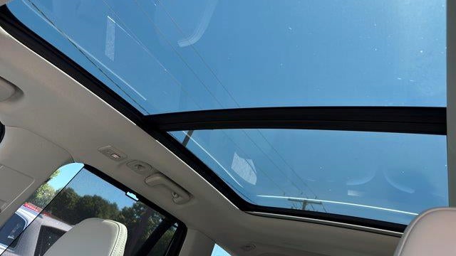 2025 Volvo XC90 T8 Ultra Bright Theme 7P