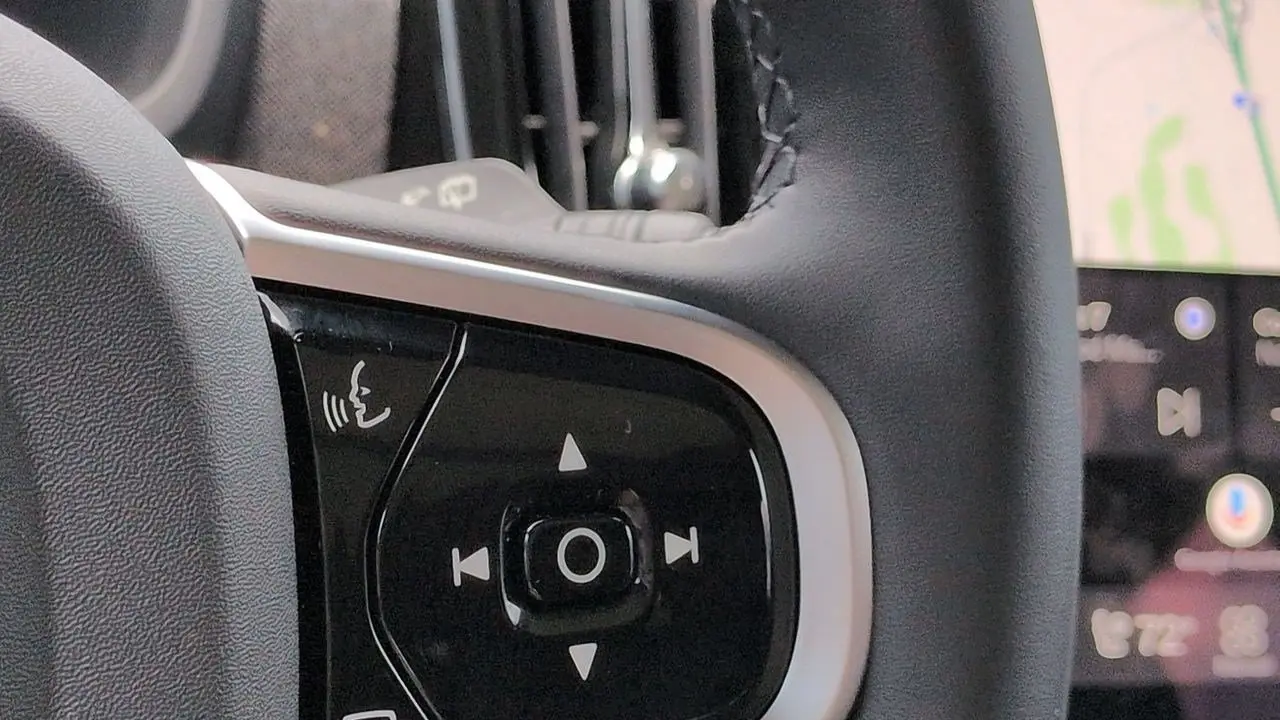 2025 Volvo XC90 T8 Ultra Bright Theme 7P