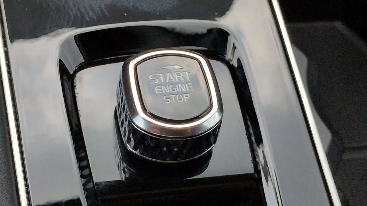 2025 Volvo XC90 T8 Ultra Bright Theme 7P