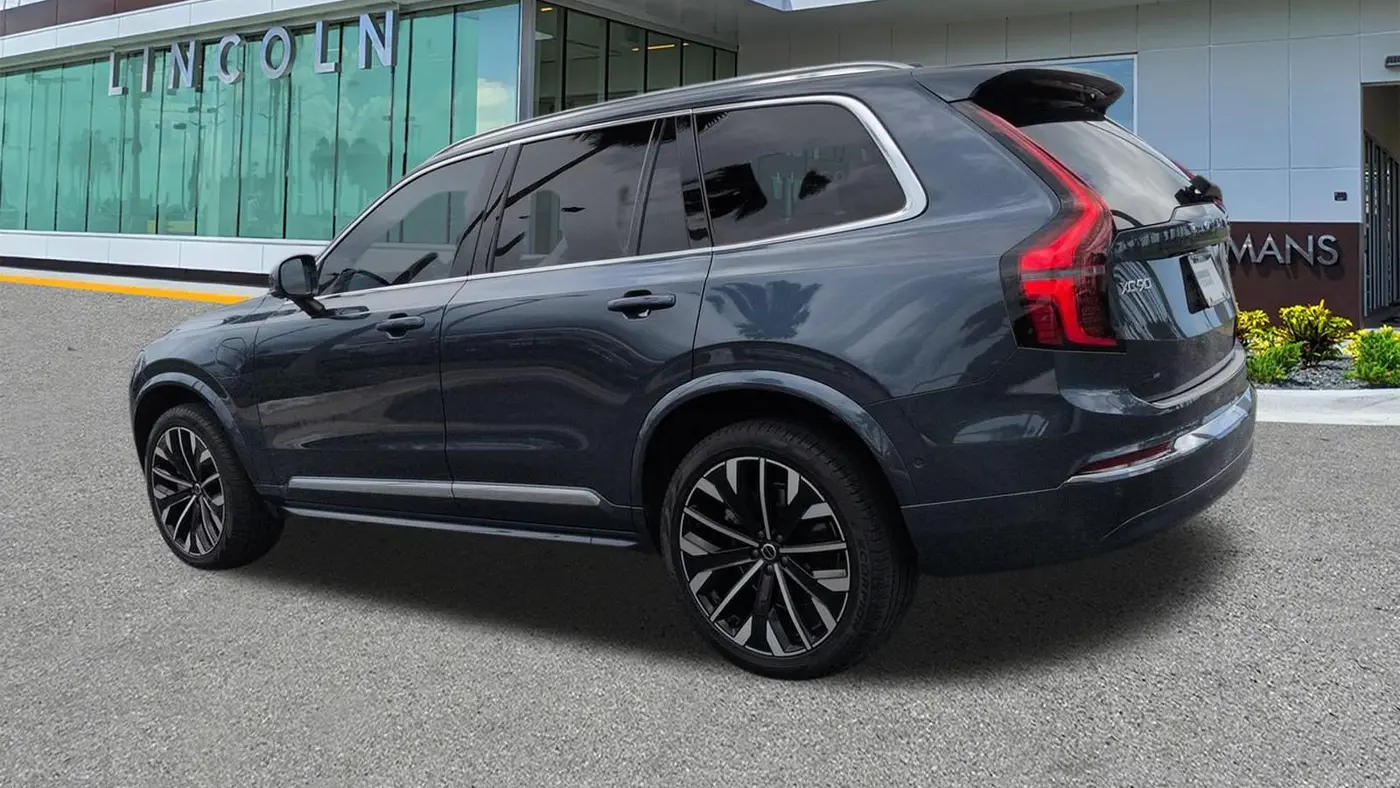 2025 Volvo XC90 T8 Ultra Bright Theme 7P