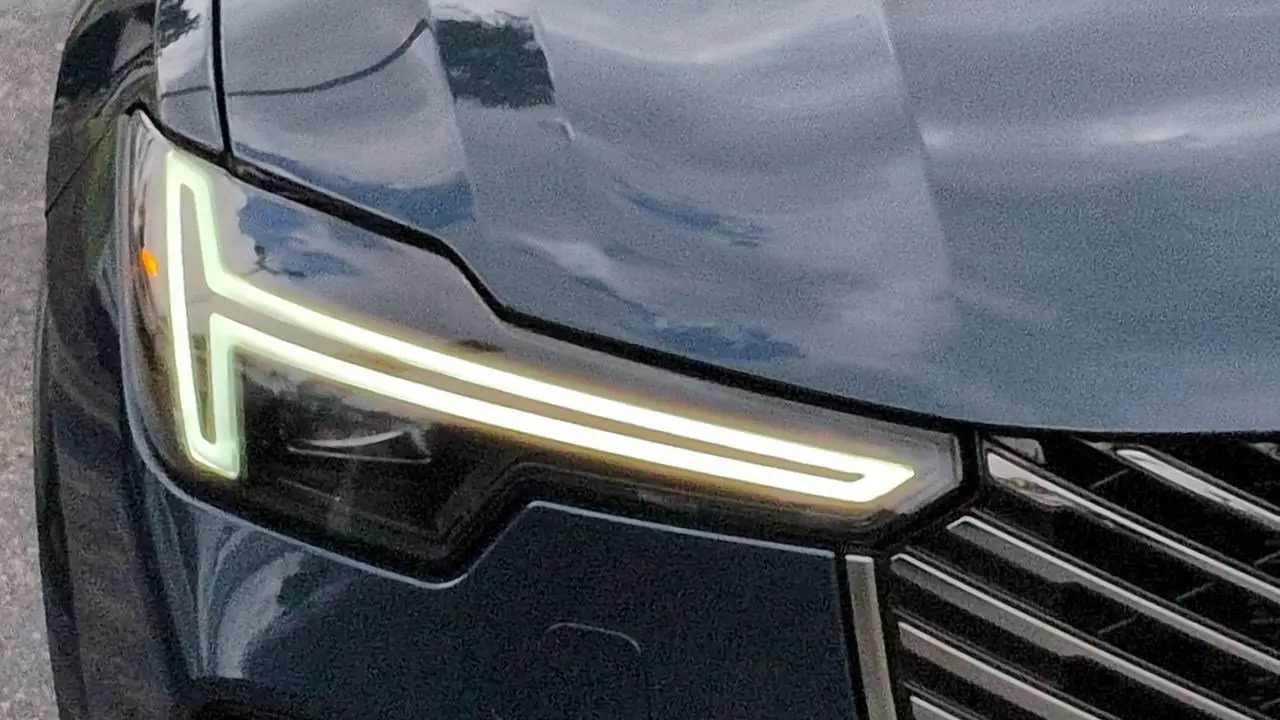 2025 Volvo XC90 T8 Ultra Bright Theme 7P