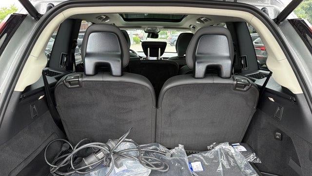 2025 Volvo XC90 T8 Ultra Bright Theme 7P