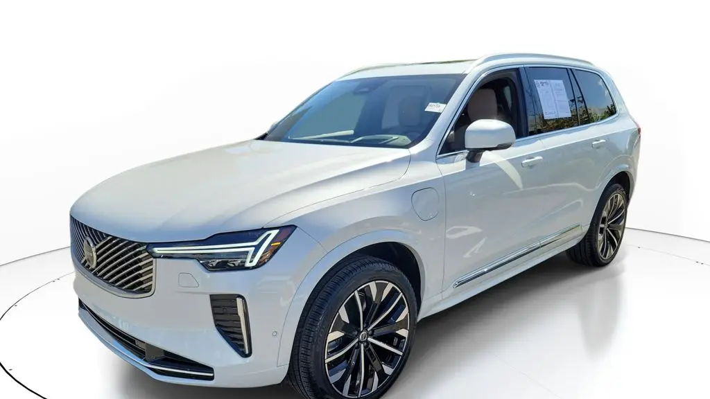 2025 Volvo XC90 T8 Ultra Bright Theme 7P