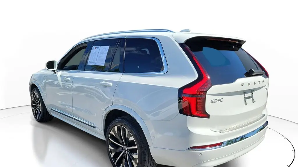 2025 Volvo XC90 T8 Ultra Bright Theme 7P