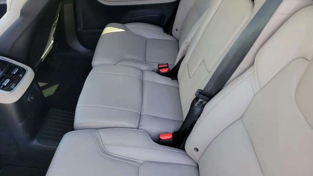 2025 Volvo XC90 T8 Ultra Bright Theme 7P