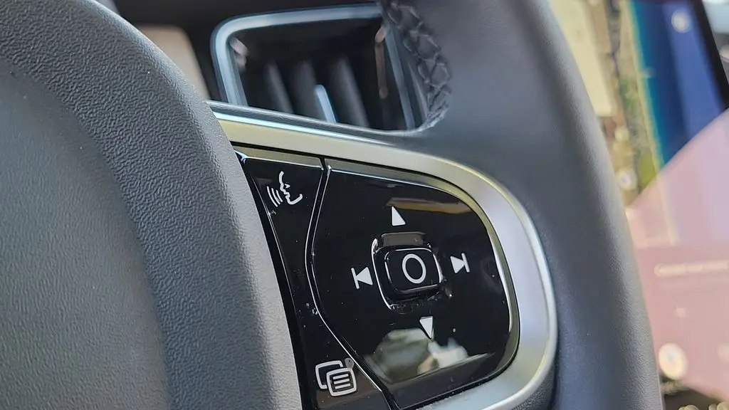 2025 Volvo XC90 T8 Ultra Bright Theme 7P