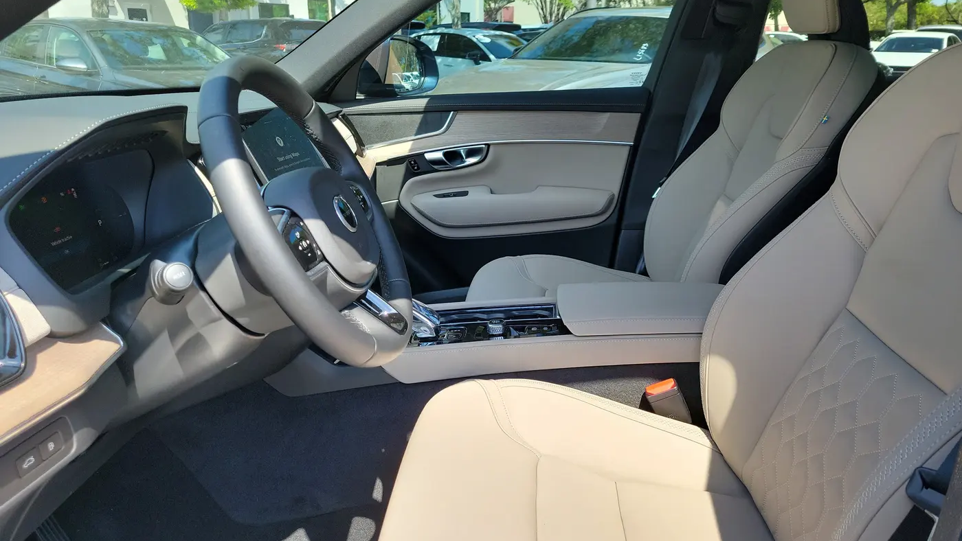 2026 Volvo XC90 T8 Core