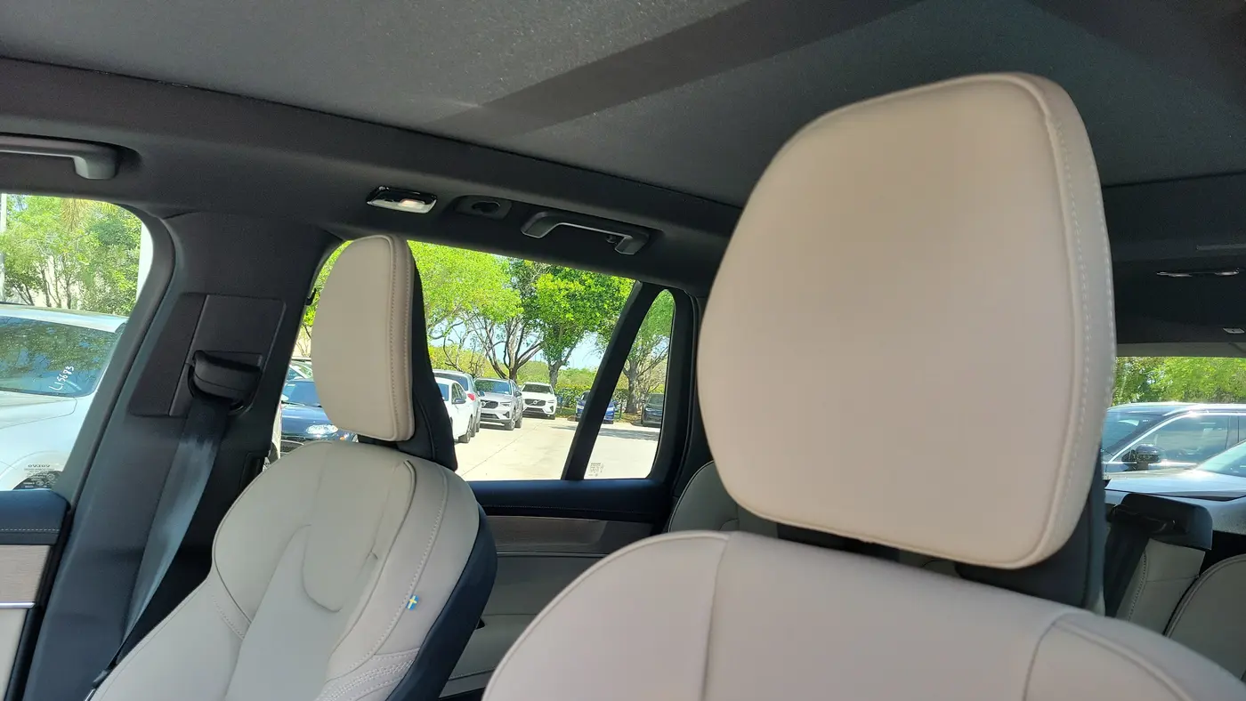2026 Volvo XC90 T8 Core