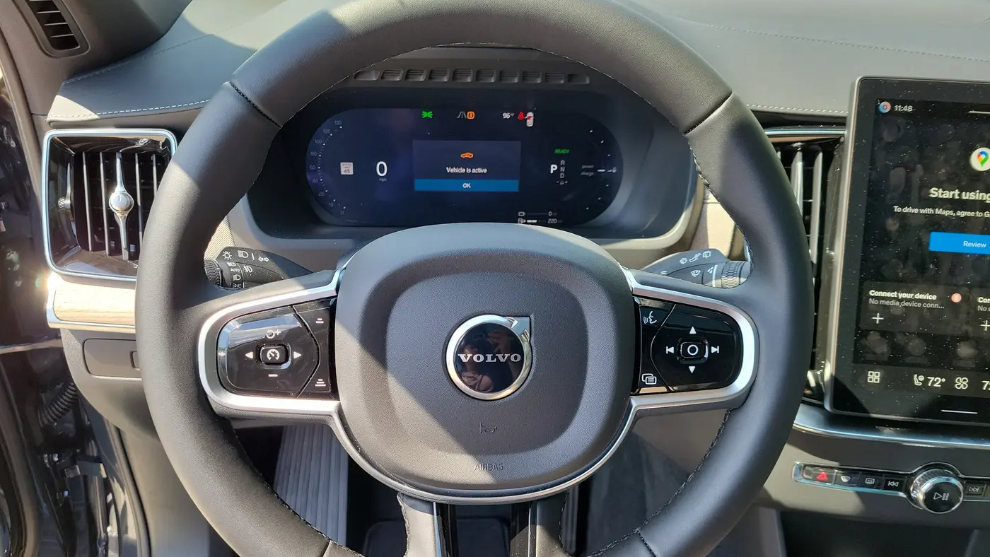2026 Volvo XC90 T8 Core