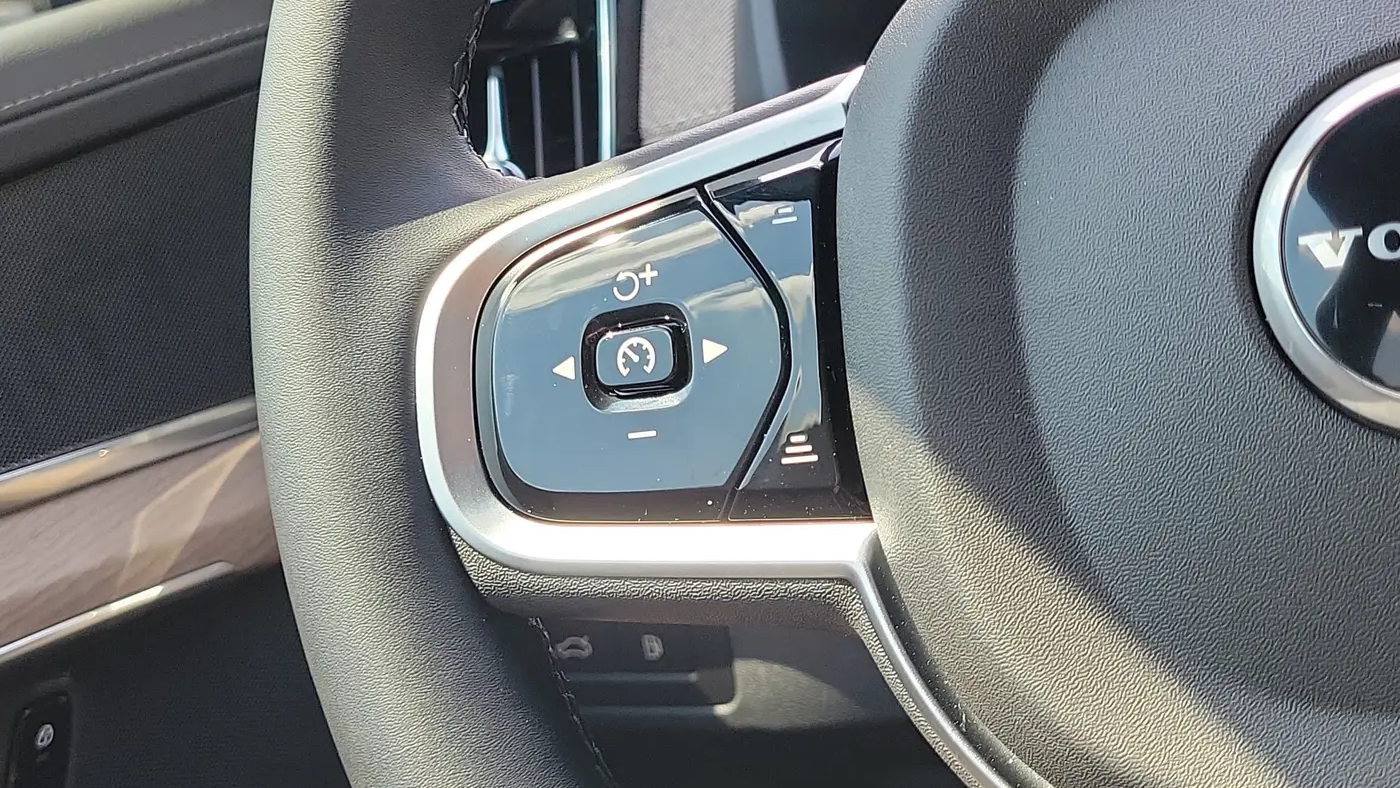 2026 Volvo XC90 T8 Core