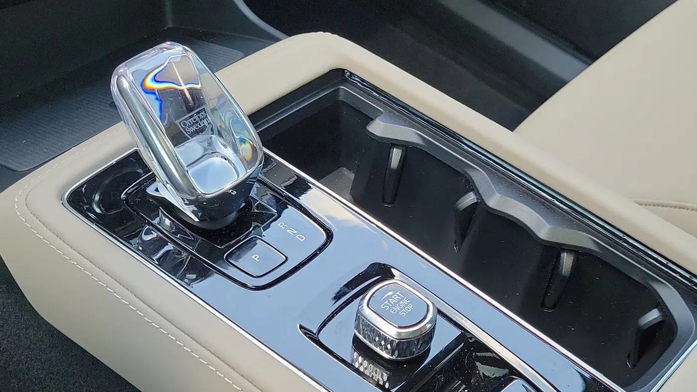 2026 Volvo XC90 T8 Core