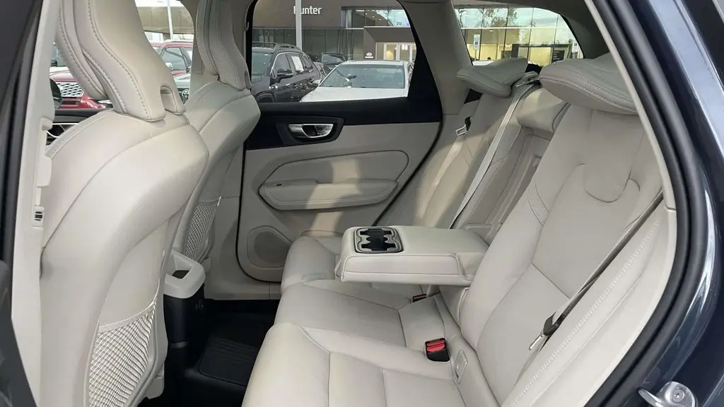 2026 Volvo XC60 T8 Ultra