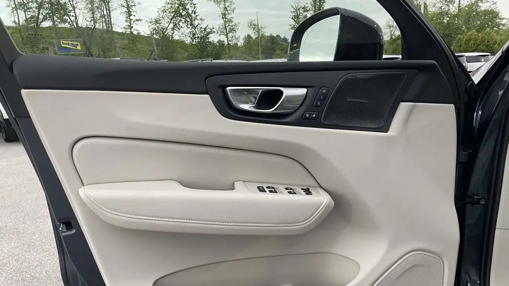 2026 Volvo XC60 T8 Ultra