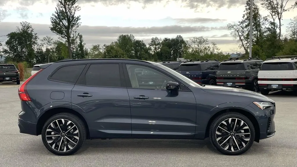 2026 Volvo XC60 T8 Ultra