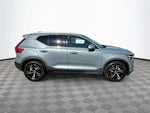 2023 XC40 Thumbnail 5