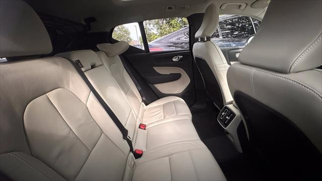 2023 Volvo XC40 - $27,198