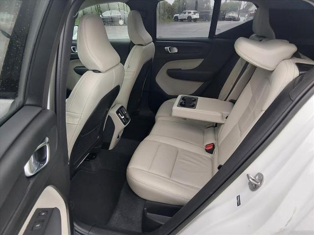 2023 Volvo XC40 - $21,036