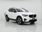 2023 XC40 Thumbnail 1