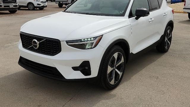 Preowned 2023 Volvo XC40 B4 Ultimate Dark Theme for Sale