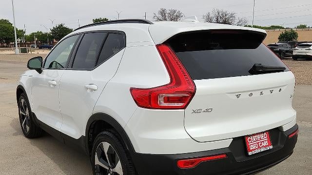 2023 Volvo XC40 B4 Ultimate Dark Theme
