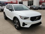 2023 XC40 Thumbnail 4