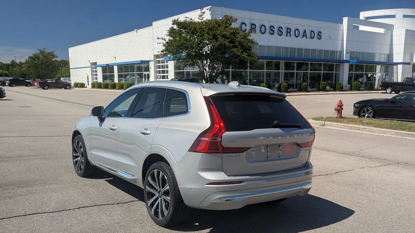 2023 Volvo XC60 B5 Ultimate Bright Theme