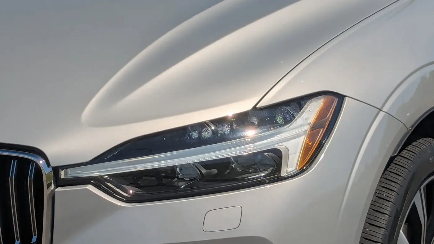2023 Volvo XC60 B5 Ultimate Bright Theme